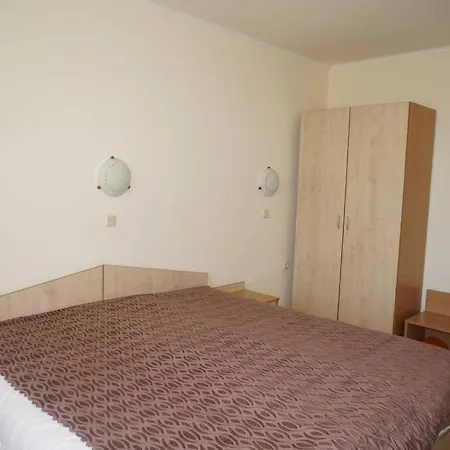 Apartment Dom-el Real Lazur 1